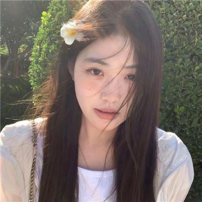 圆月迷离花