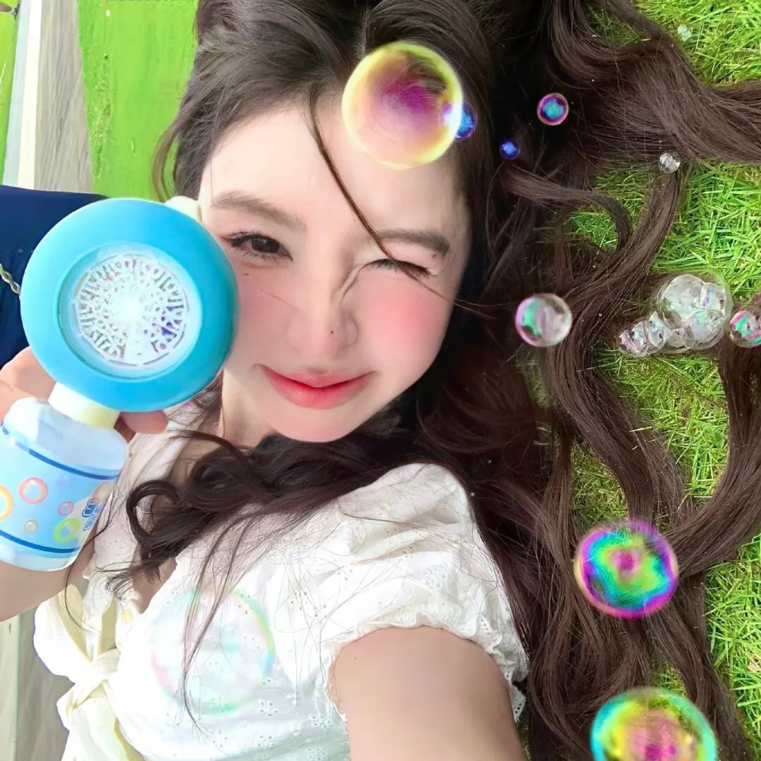 小镇里的国界线
